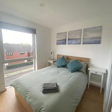Rum i privatbostad Fresh Private In Shared 2 Bed Flat Camp Street