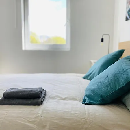 Rum i privatbostad Fresh Private In Shared 2 Bed Flat Camp Street