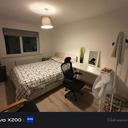 Free Car Park And Walk To Coop, Etihad , Piccadilly,free Snacks