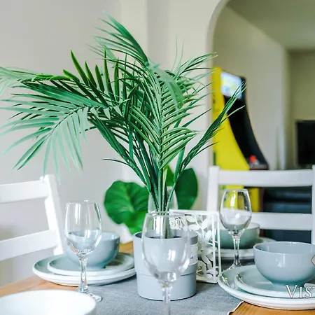 Cosy 3bdr House By Vista Short Lets & Serviced With Ps4 And Parking Дом отдыха Манчестер