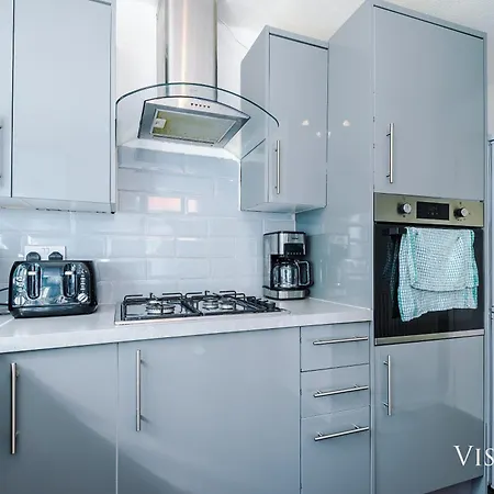 Cosy 3bdr House By Vista Short Lets & Serviced With Ps4 And Parking Nyaraló Manchester