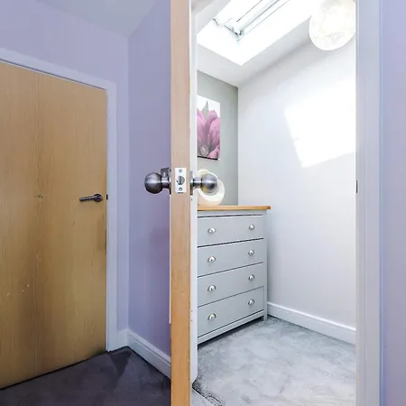 Large Townhouse By The Etihad & Coop Live Arena With Free Parking