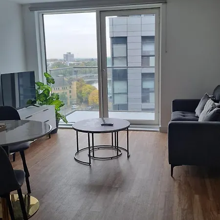 شقة Penthouse Height Flat, View Balcony, Quiet, Free Wifi, Gym & Minimalistic *