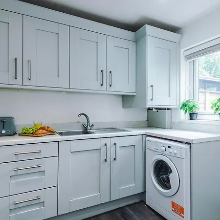 Stylish - 5g Wifi - Free Off-road Parking - Sleeps 7 בית נופש *