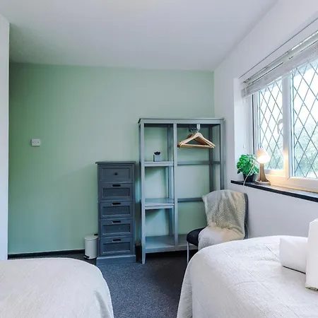 בית נופש Stylish - 5g Wifi - Free Off-road Parking - Sleeps 7