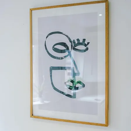 Stylish - 5g Wifi - Free Off-road Parking - Sleeps 7 בית נופש *