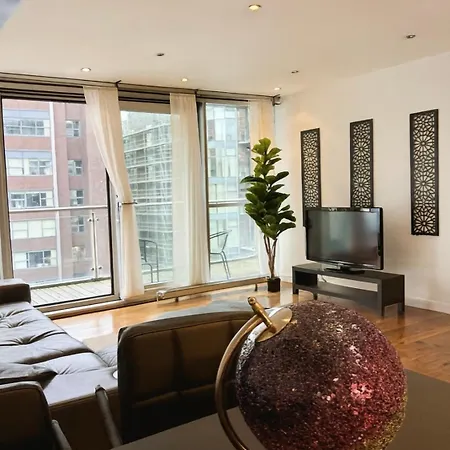 Lowry River Twin Balcony Deluxe Apartment Manchester