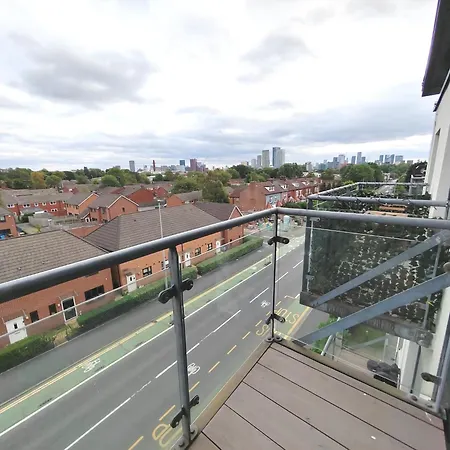 Modern 2 Bedroom Flat Close To Center Camp Street 아파트