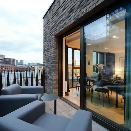 Pappilo At The Heim Manchester