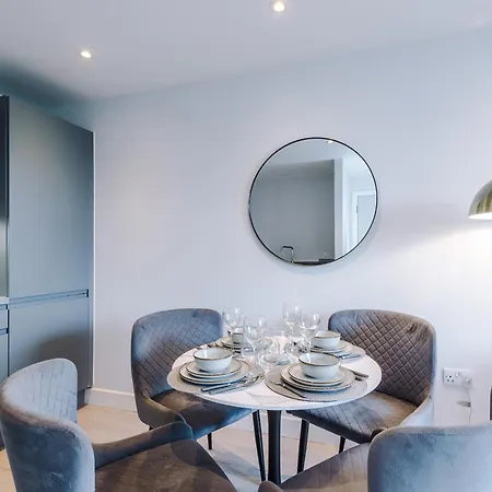 Modern 2br Parking Great Location & Amenities