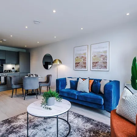 Modern 2br Parking Great Location & Amenities *