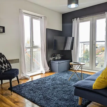 Lord Street With Free Parking & Wifi- Salford Uni, Victoria Station, Ao Arena *