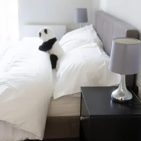 Park View 3 Bed Ensuite Only 5 Min Walk To Arndale