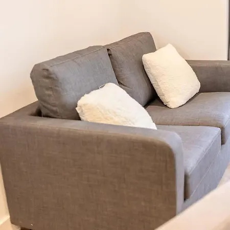 Joyful Management - A Mordern Semi-detached House With 3 Bedroom Manchester