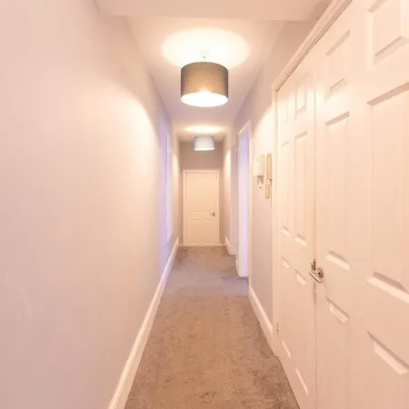 Cozy 2 Bedroom In Quiet M16 Area Prefect For Friends Or Couples Manchester