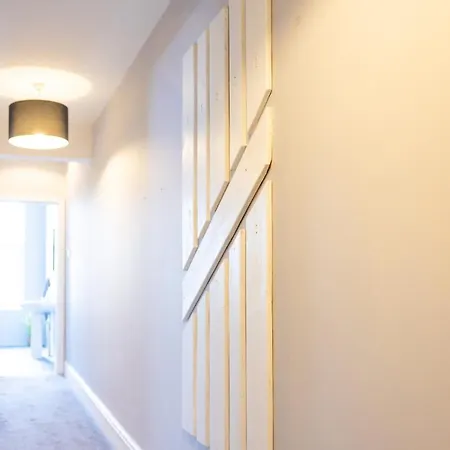 Cozy 2 Bedroom In Quiet M16 Area Prefect For Friends Or Couples Appartement