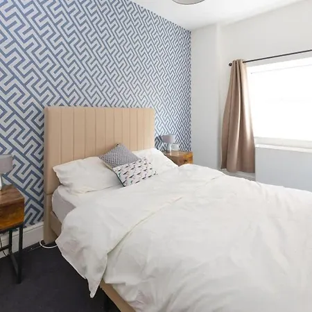 Cozy 2 Bedroom In Quiet M16 Area Prefect For Friends Or Couples Appartement