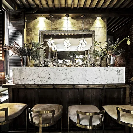 The Cow Hollow Hotel Manchester