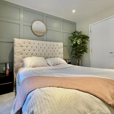 Stylish Townhouse With Parking - Pass The Keys Vakantiehuis *