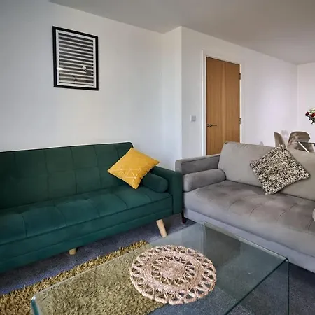 Joyful Management - Riverview 1 Bedroom 10 Min To Centre * Манчестер