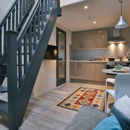 Apartament For Students Only - The Chapel In Manchester