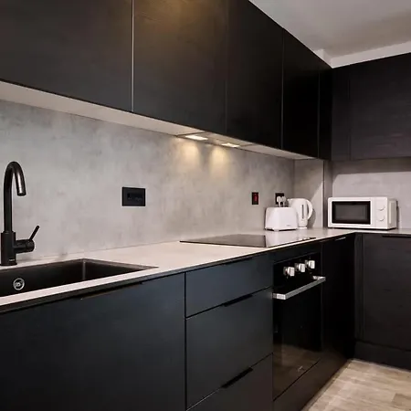 Joyful Group - Warm 2 Bed Ensuite Near Centre And Old Trafford *