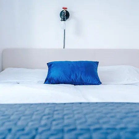 2br Heights Sleeps 7 Parking & Wifi