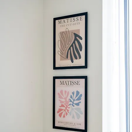 Sleeps 5 In Prime Spot Amenities Walking Distance, Business Long-term Travel, Contractor Friendly Apartment *