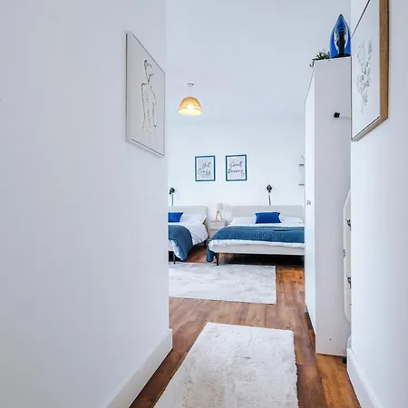 2br Heights Sleeps 7 Parking & Wifi