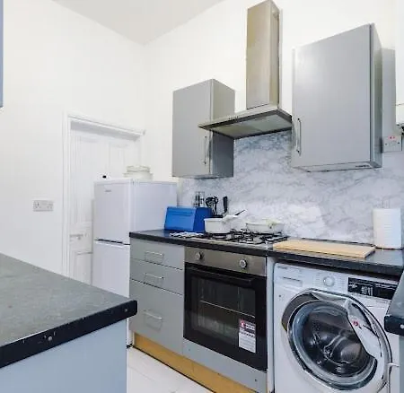 Apartment Sleep7, Pool Table, Ttennis, Free Parking, 3br *