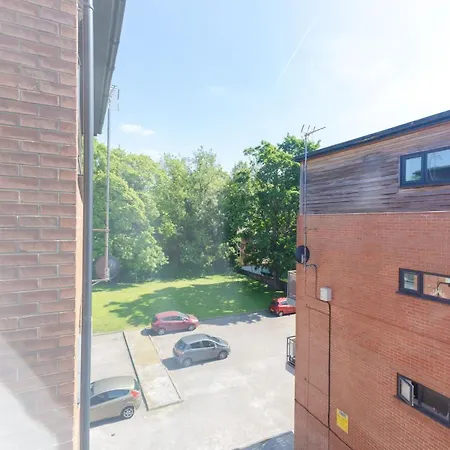 Apartment Joyful Management -top Floor With Feel Deco In M16