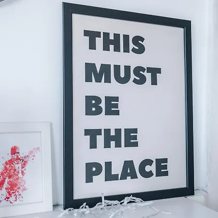 2br Heights Sleeps 7 Parking & Wifi アパート