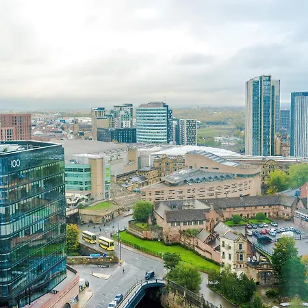 2br Heights Sleeps 7 Parking & Wifi アパート マンチェスター