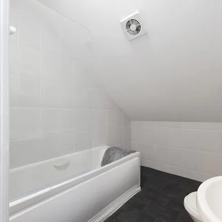 Joyful Management -top Floor With Feel Deco In M16 * Manchester