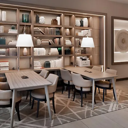 Ac By Marriott Centre 4*