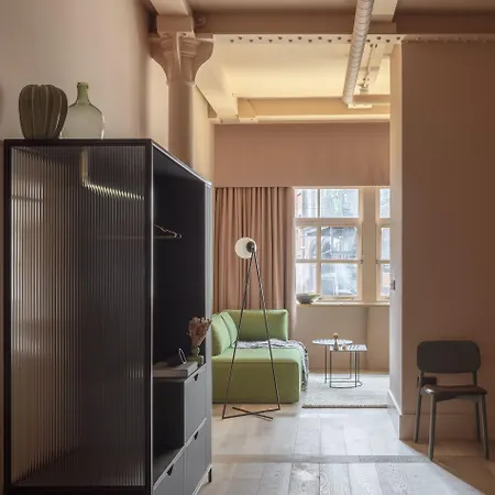 Whitworth Locke 4* Манчестер