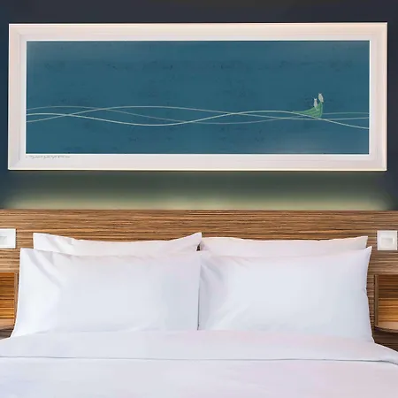 Отель Travelodge Salford Quays Манчестер