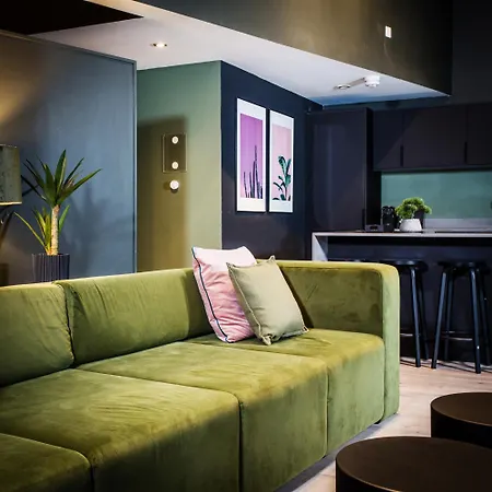 Urban Jungle By Domu * マンチェスター