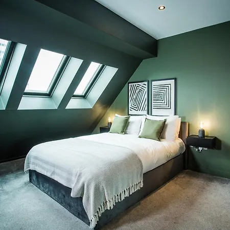 Urban Jungle By Domu マンチェスター