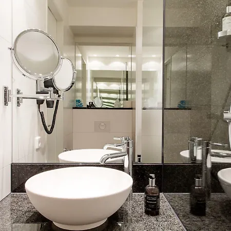 One Manchester-st. Peter's Square Hotel 3*