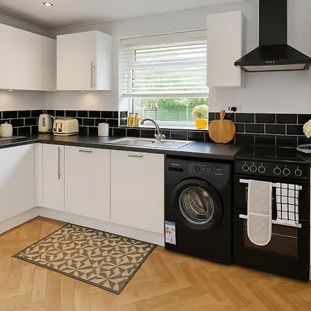 Сasa de vacaciones 2 Double Bedrooms House, 42 Shrewsbury Road,manchester *