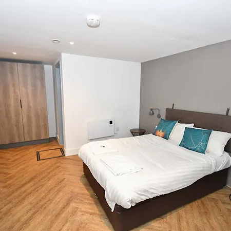 Lovely 3bed Flat In W Security Manchester