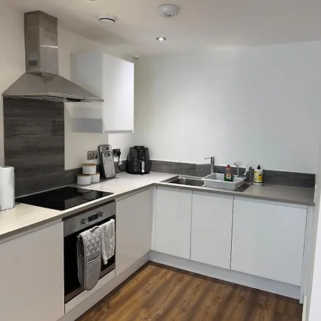 Stylish 2-bed By Cente Appartement *