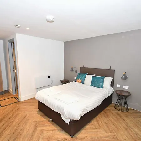 Lovely 3bed Flat In W Security * Manchester