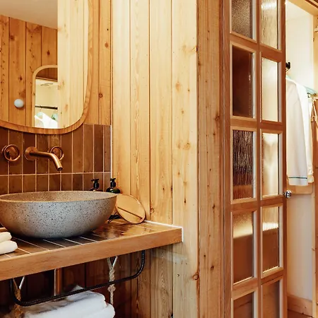 Treehouse 4* Μάντσεστερ