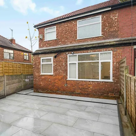 Guestready - Charming Retreat With Private Patio Manchester