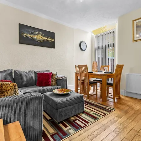 Seymour Escape Spacious 4br For 8 Manchester