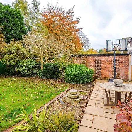 4 Bed House - Sleeps 8 - Free Parking - Manchester Dom wakacyjny *