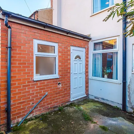 4-bed House Near Centre Feriehus