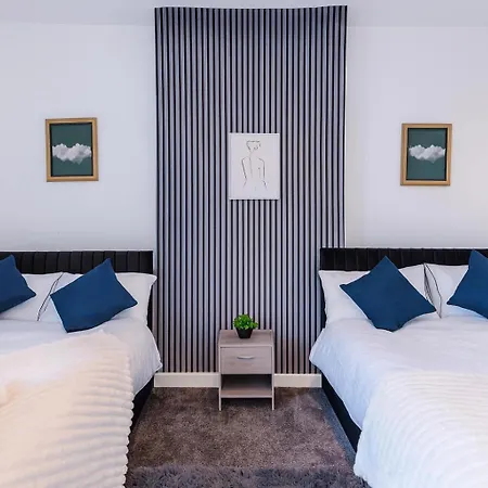 Feriehus 4-bed House Near Centre *